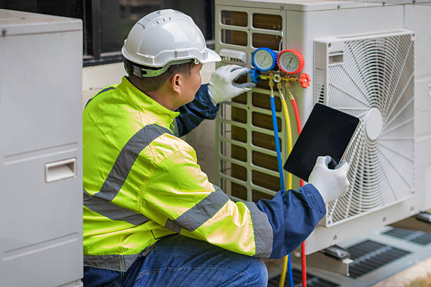 Professional Hvac Installation technician working in Okahumpka, FL